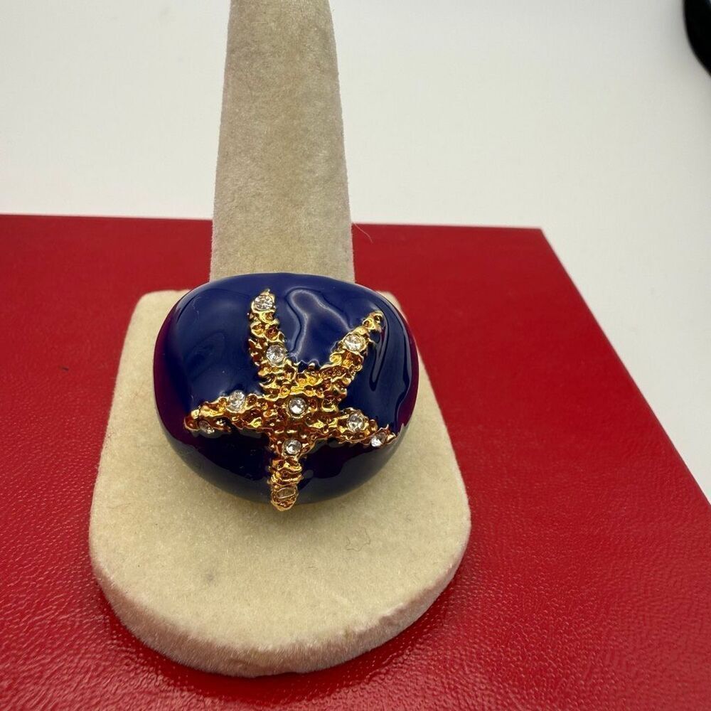 Kenneth Jay Lane Starfish Cocktail ring domed navy cabochon size 10 New